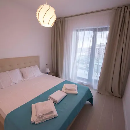 With The View * Navodari