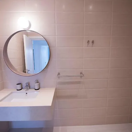 With The View Daire Navodari